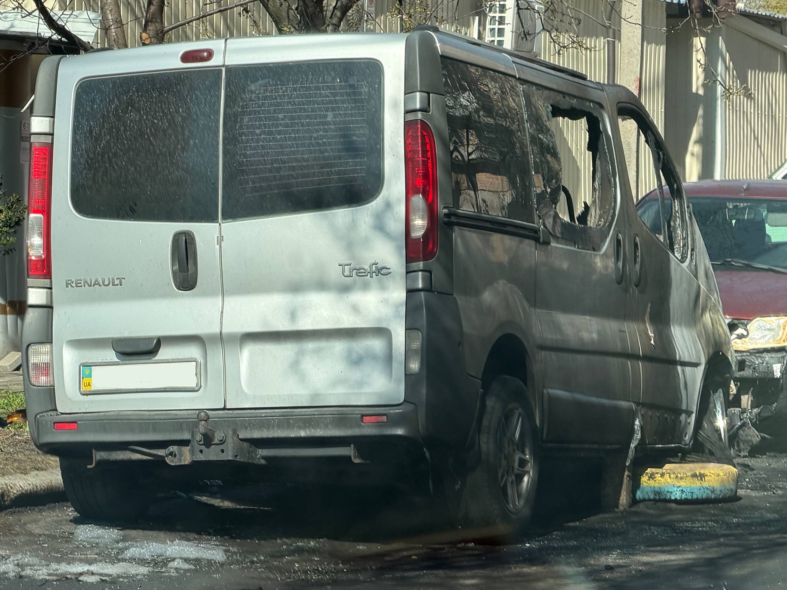 згорілий мікроавтобус