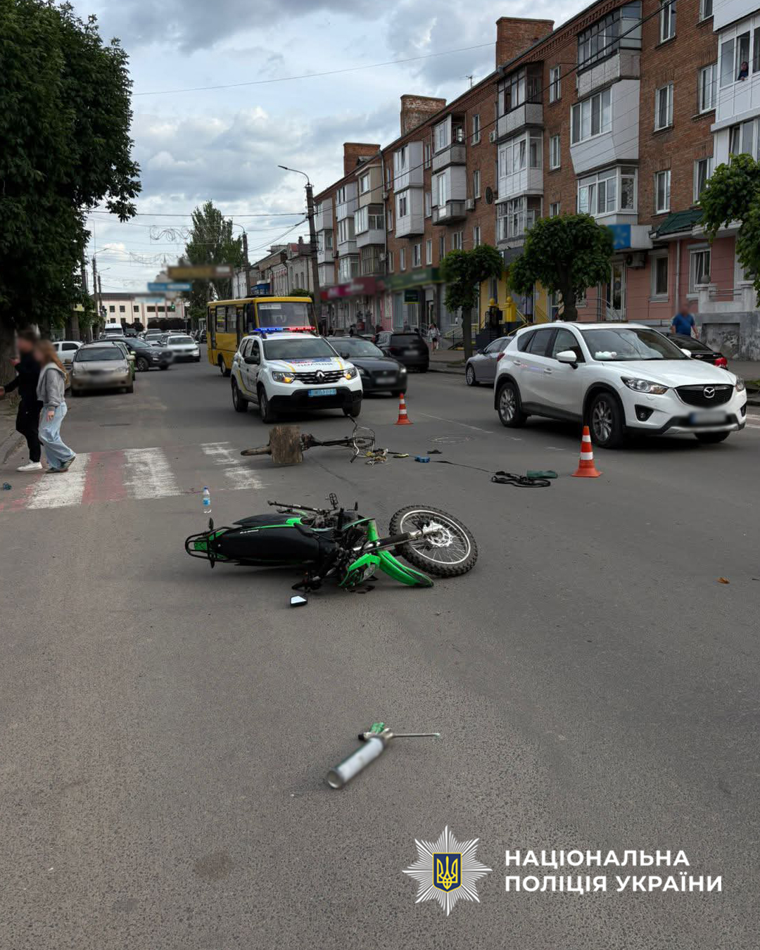 Неповнолітній мотоцикліст збив чоловіка на велосипеді в Умані