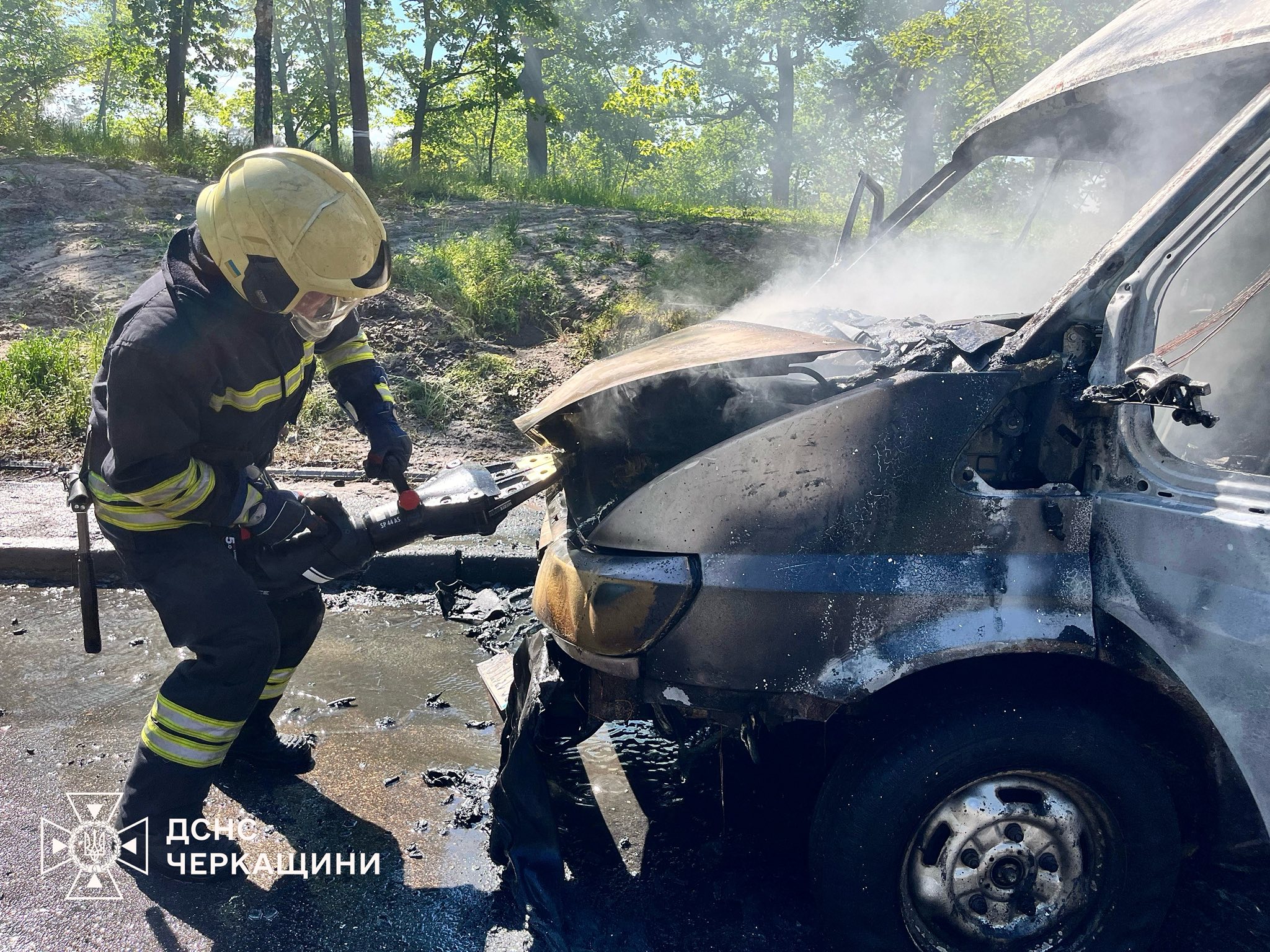 На Черкащині горіли мікроавтобус та легковик (ФОТО)