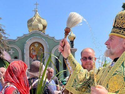 Митрополит Іоан на Трійцю