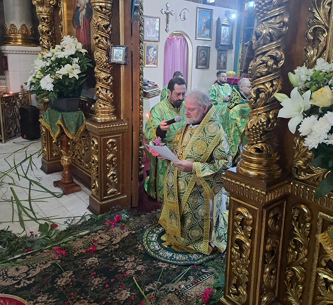 Митрополит Іоан, літургія на Трійцю 