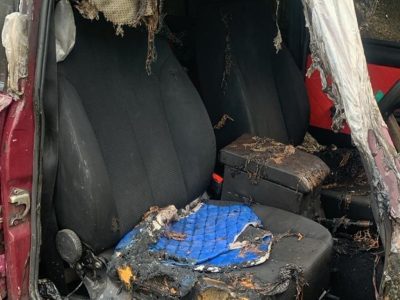 згорілий автомобіль