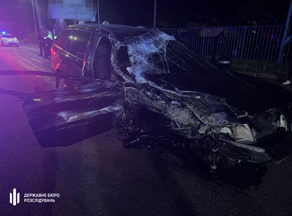 дві автівки після аварії 9 травня
