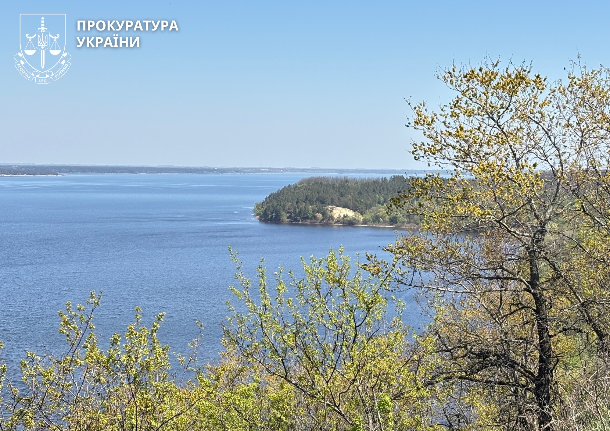 Біля козацьких хрестів та «дерева‐тризуба»: на Черкащині у держвласність повернули 2 га парку «Трахтемирів»