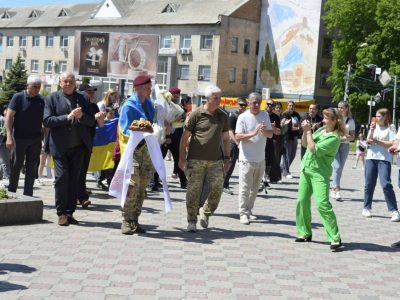 люди на площі Звенигородки