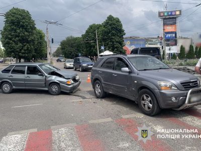 зіткнулися два авто