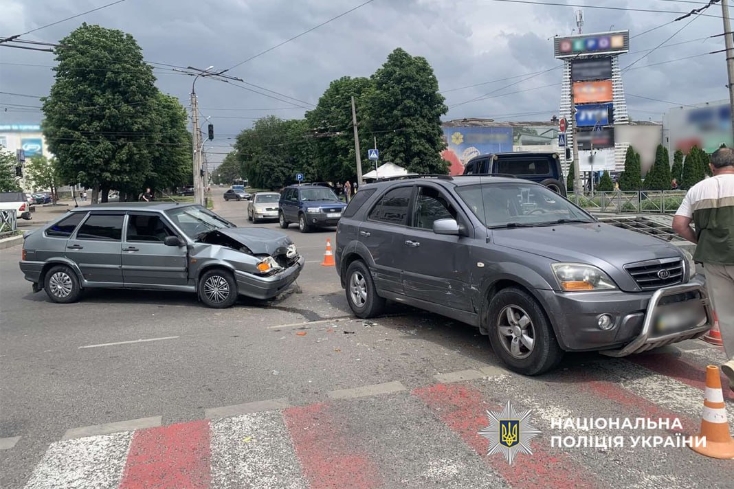 У ДТП в Черкасах постраждала жінка. Її госпіталізували (ФОТО)