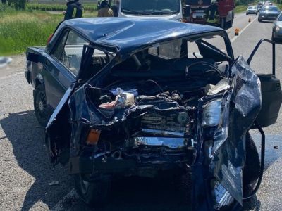 побитий автомобіль