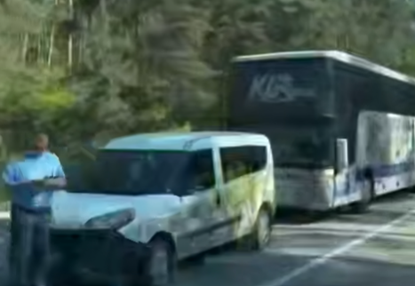 Поблизу дамби у Черкасах сталася ДТП з автобусом
