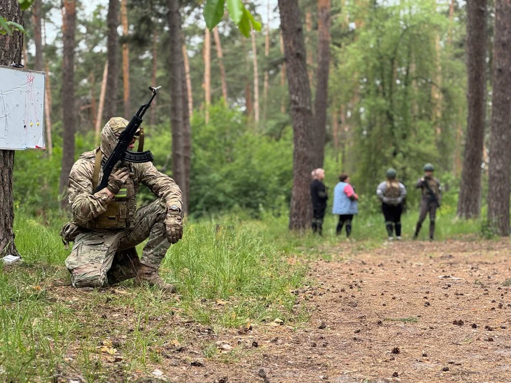 Жителі Золотоніщини першими в області проходять програму підготовки до нацспротиву за прискореною програмою