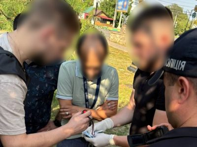 четверо чоловіків