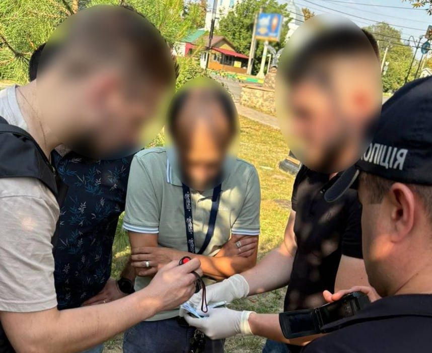 Радник мера Христинівки залишився без «Форда» і сидітиме у в’язниці, бо «погорів» на хабарі
