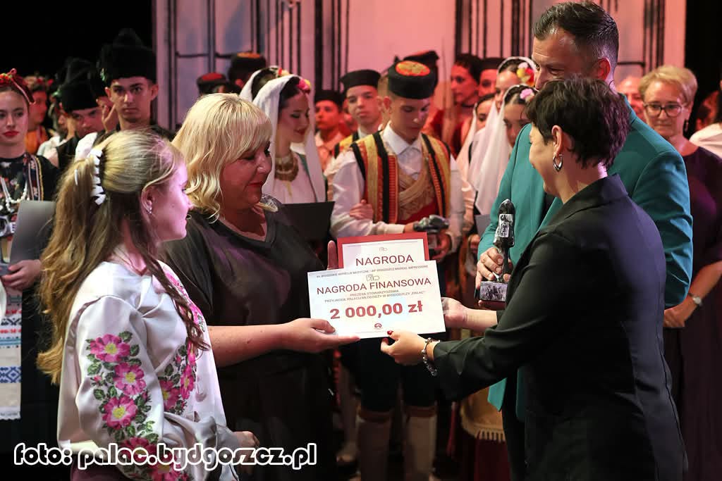 Бандуристки з Черкас здобули нагороду міжнародного фестивалю в Польщі