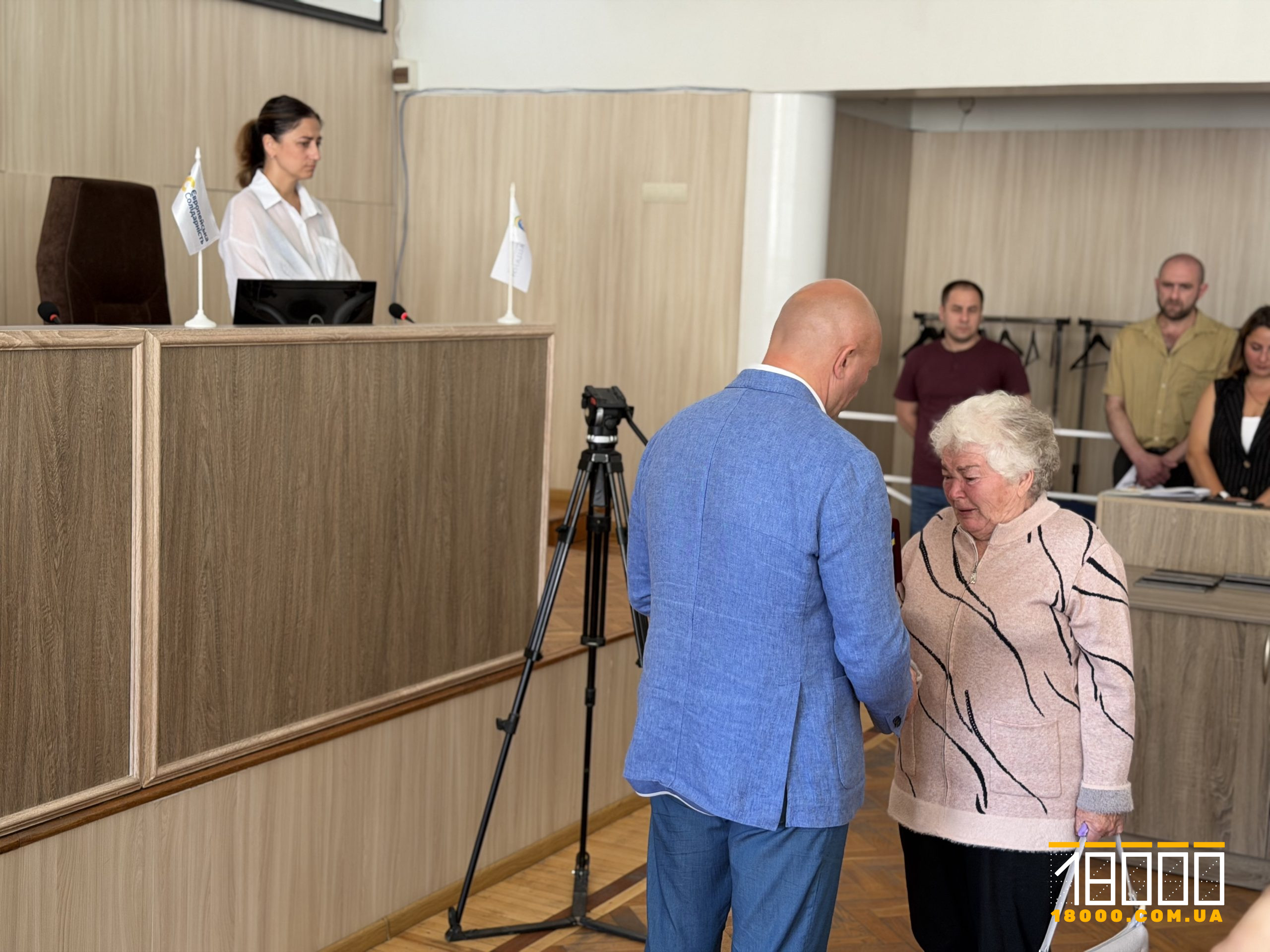 матерям черкаських захисників вручили нагороди синів