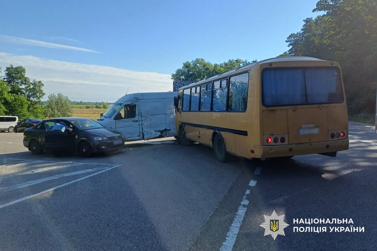 В будищі на Черкащині сталося потрійне ДТП