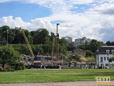 будівництво замкового