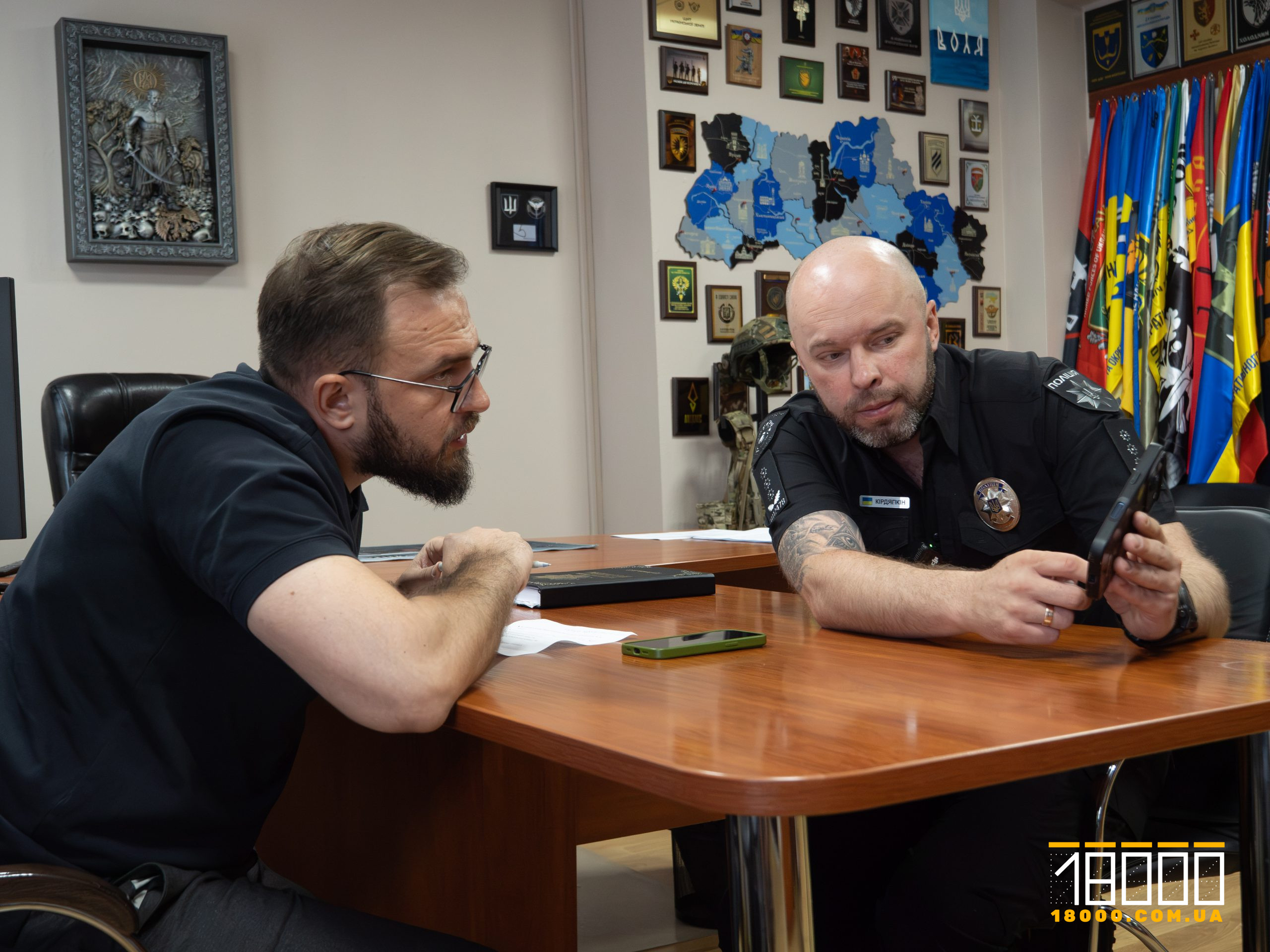 Сергій Макаренко та Дмитро Кірдяпкін під час інтерв'ю