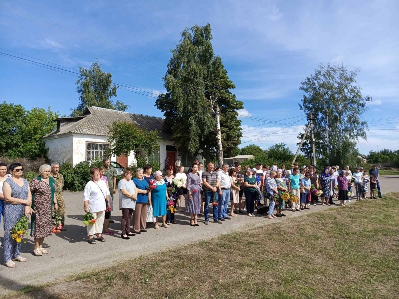 Присутні на відкритті Алеї пам'яті