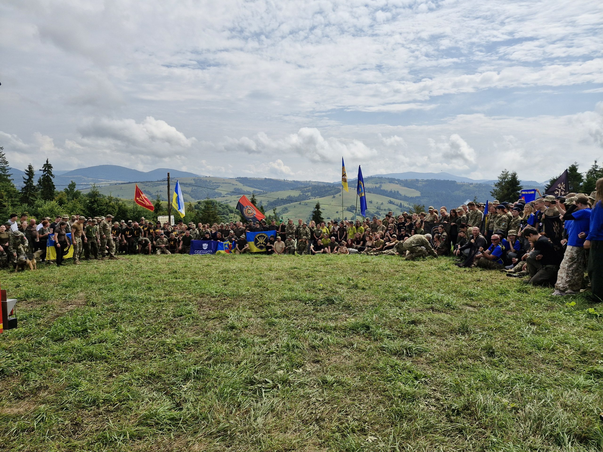 польові збори у Карпатах