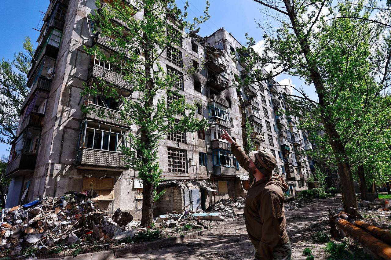 Розтрощений житловий будинок