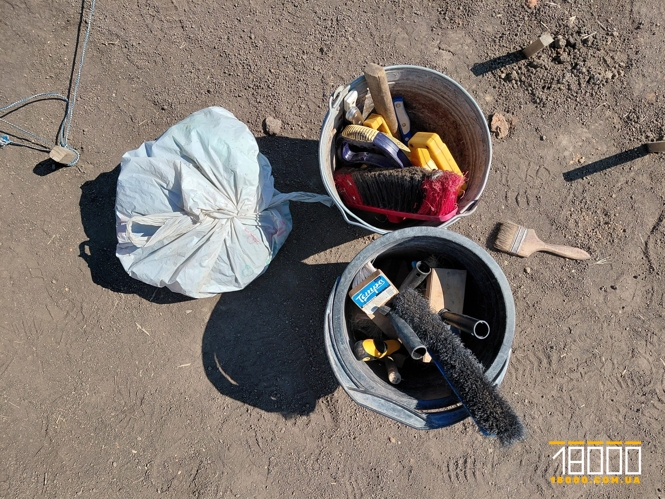 Речі археологів на розкопках у Тальянках