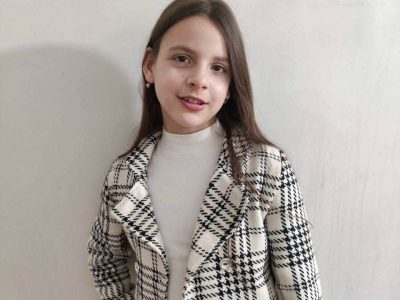 дівчинка