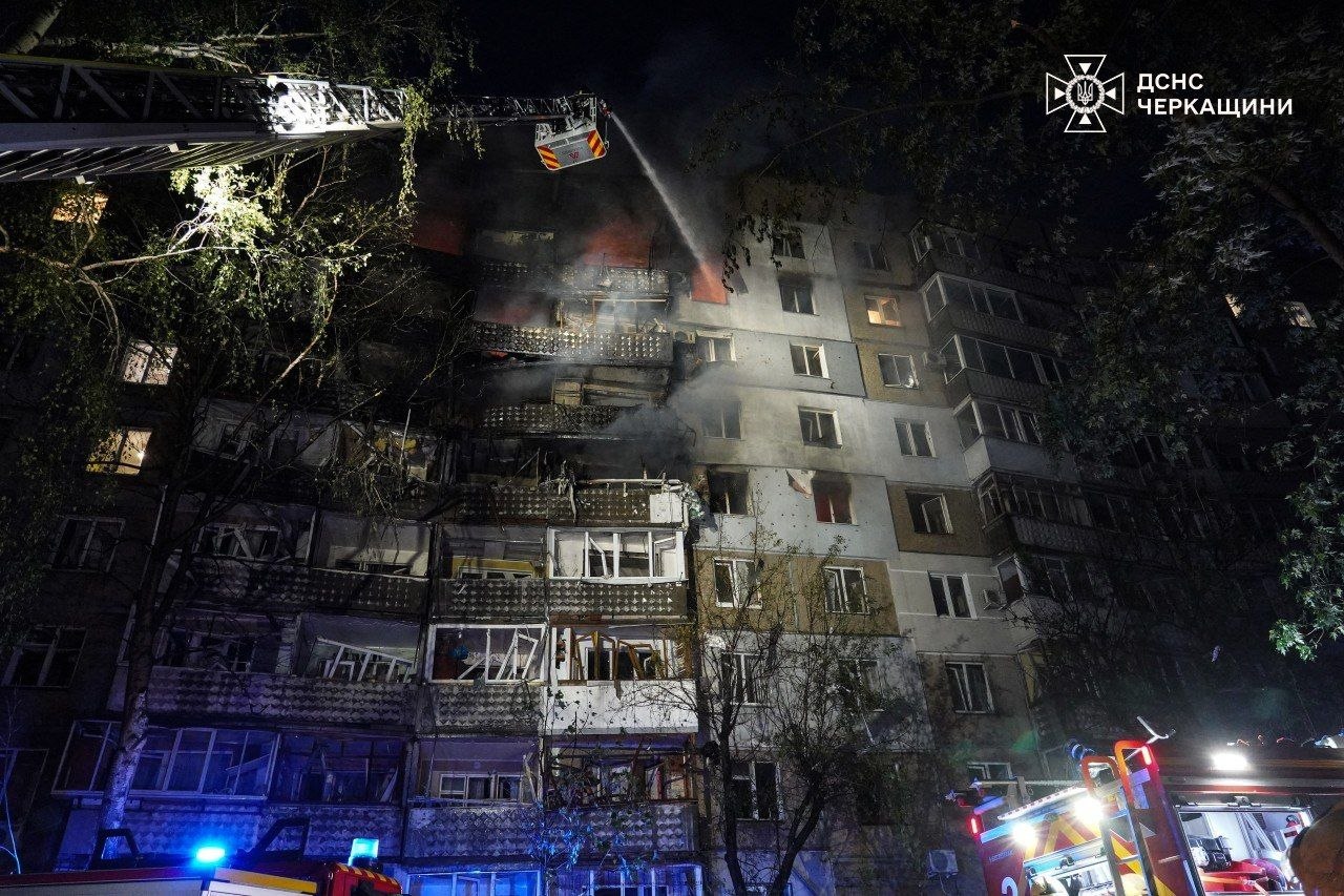 зруйнована багатоповерхівка