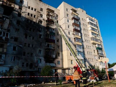 Пошкоджений будинок у Смілі після влучання шахеда