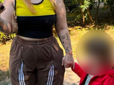 жінка з дитиною