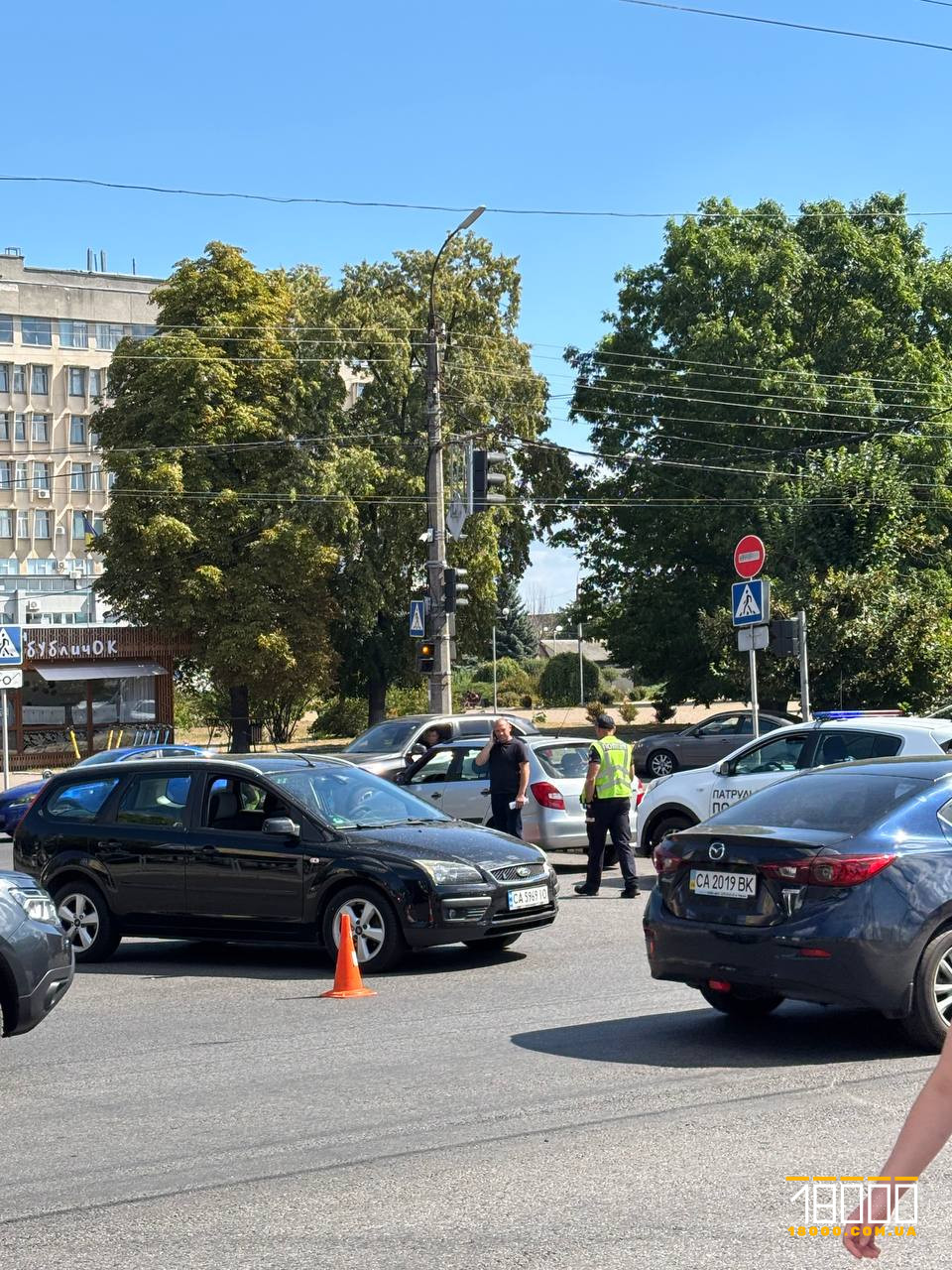 На перехресті у Черкасах зіткнулись дві автівки