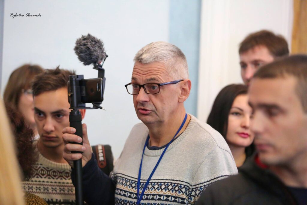 Вбивство Комарова у Черкасах: слідчі шукали злочинця за недопалками, але поки не знайшли