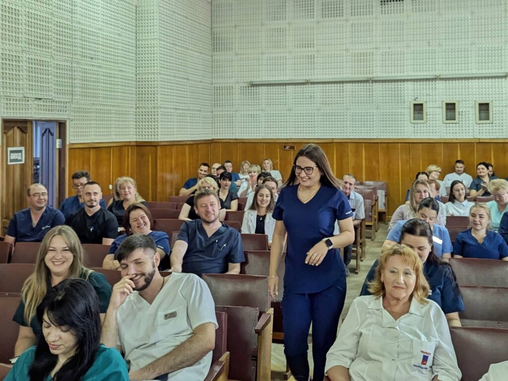лікарі, які прийшли у третю міську лікарню