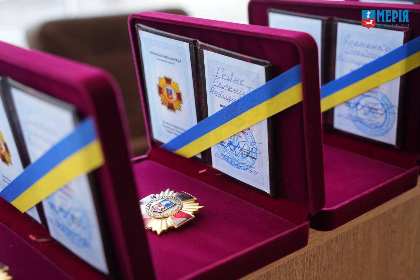 П’ятьом полеглим воїнам посмертно присвоїли звання «Захисник України – Герой Черкас»