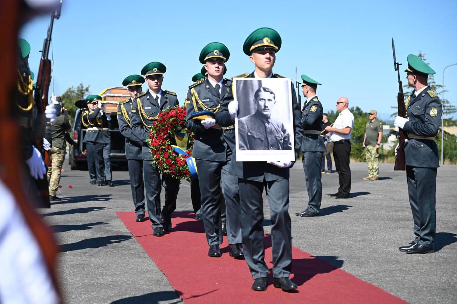 Євген Коновалець