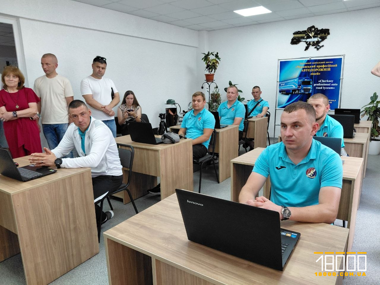 Ветерани в адаптивній автошколі в Черкасах