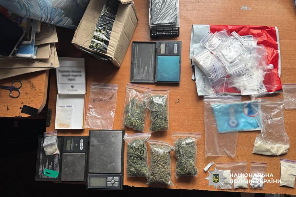 знайдете під час обшуку
