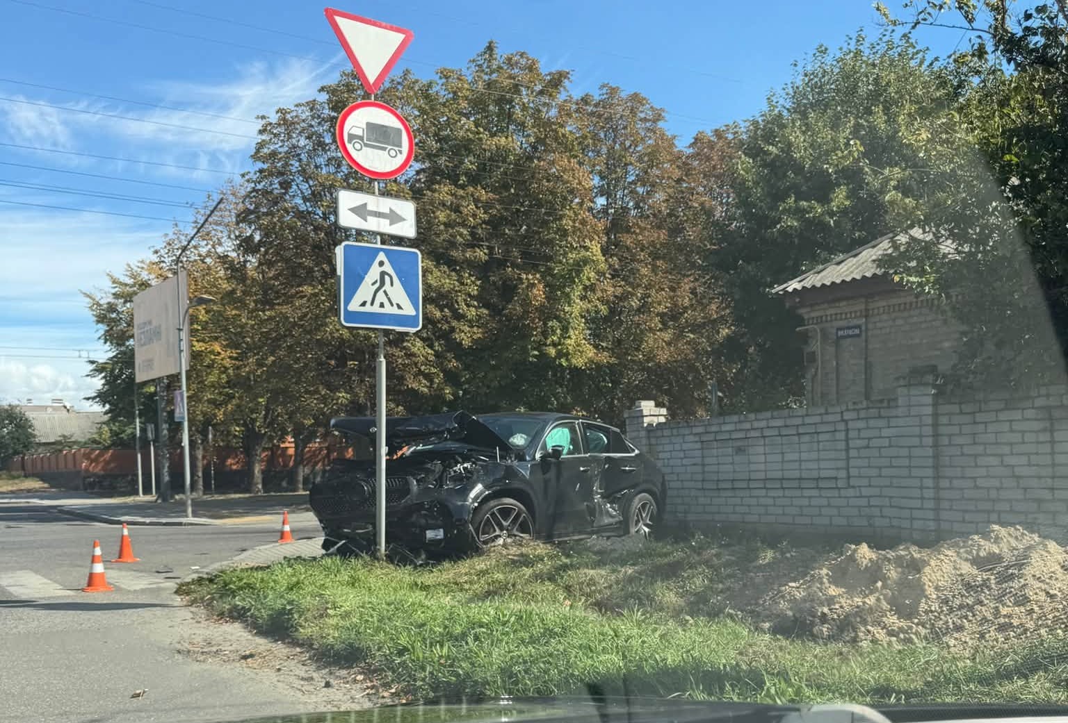 «BMW X5» та «Mercedes GLE» не розминулися у Черкасах (ФОТО)