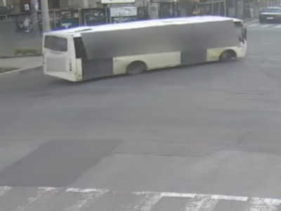 автобус у Черкасах порушив ПДР