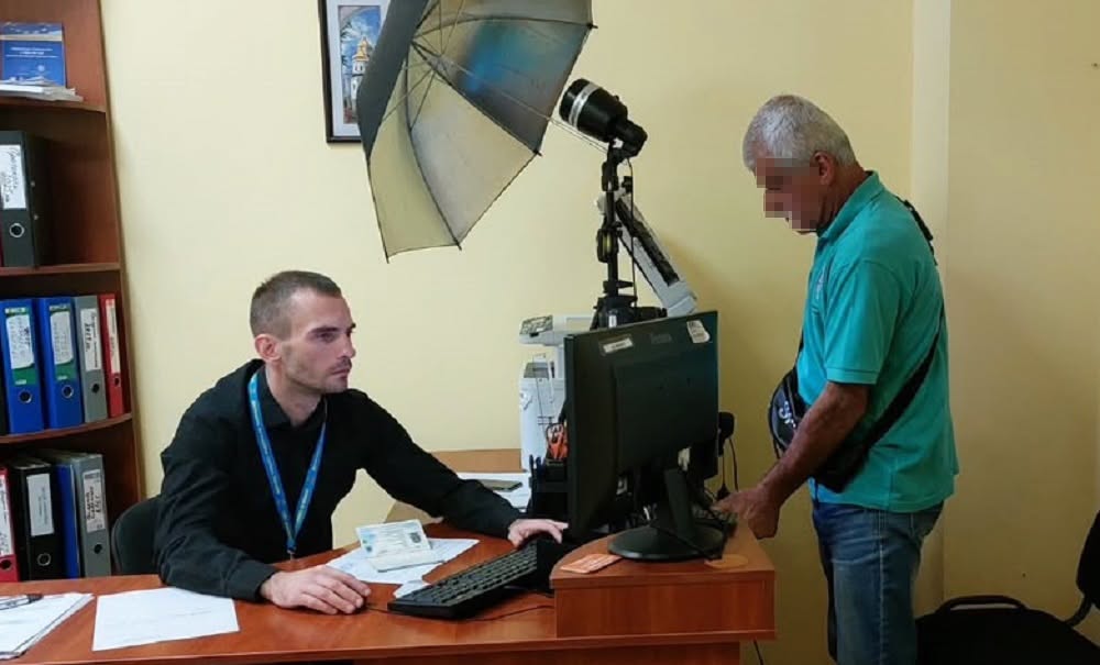 Азербайджанця видворять з України
