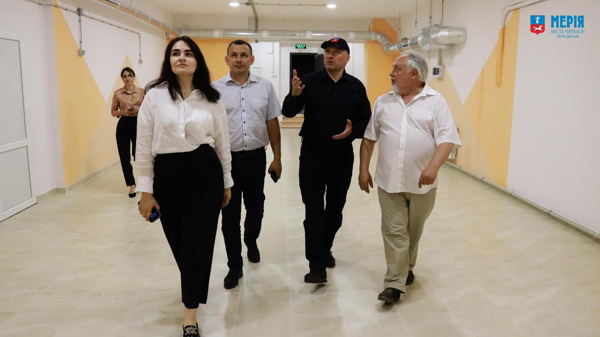Чубіна, Белов, Бондаренко в укритті школи