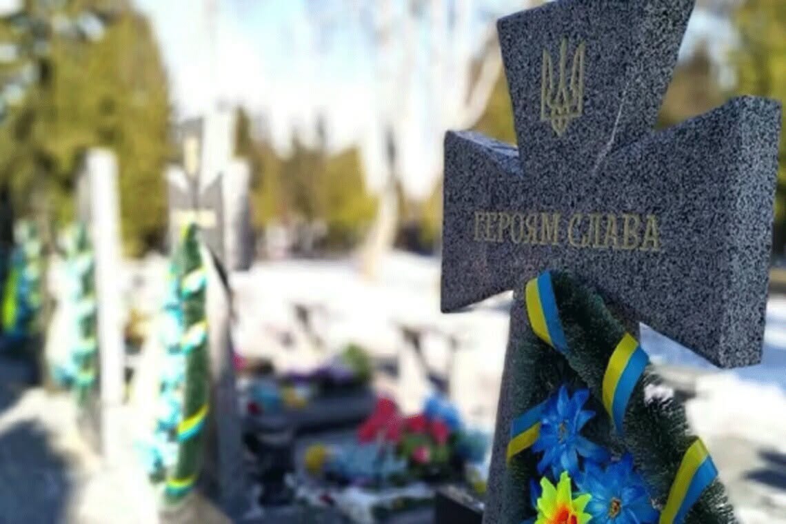 Алею Слави на військовому кладовищі ремонтують у Каневі за понад 7 мільйонів гривень