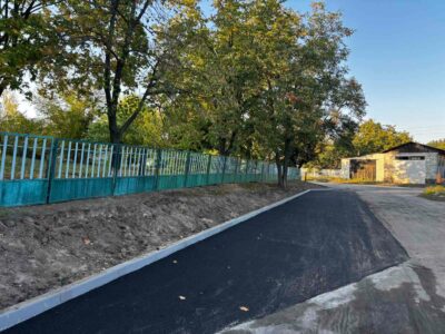 парковка біля школи