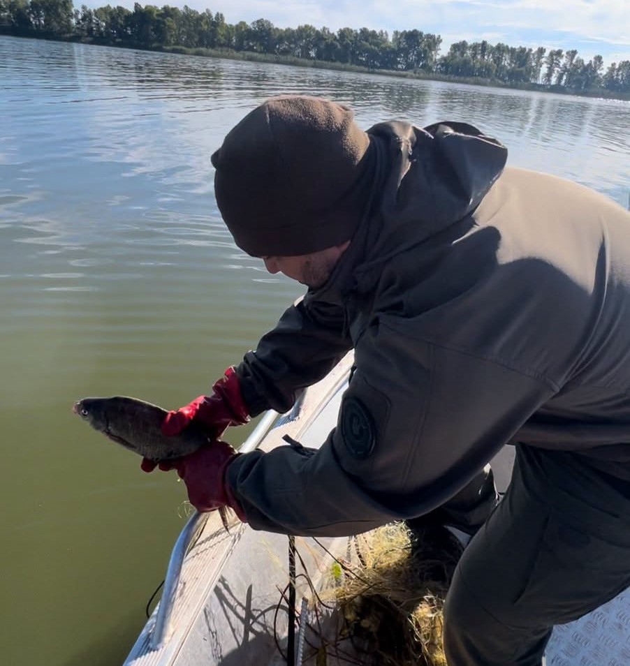 На кількох ділянках Дніпра на Черкащині знайшли браконьєрскі знаряддя
