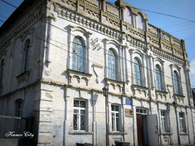 Школа мистецтв у Каневі