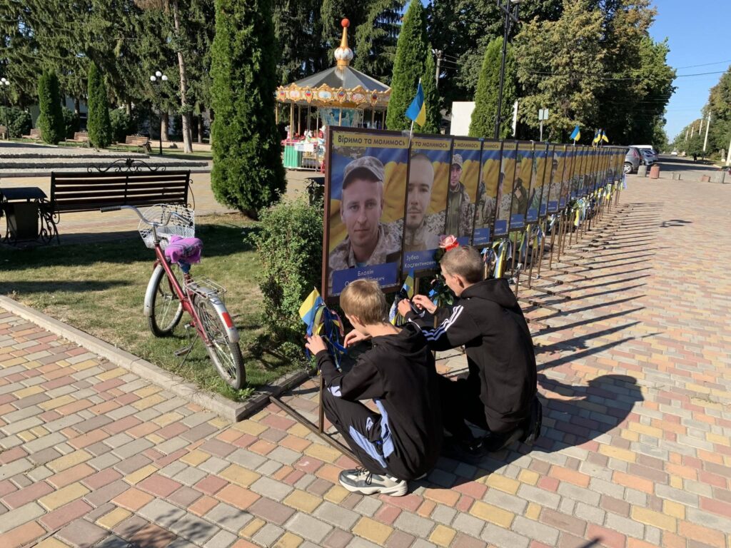 На Уманщині відкили нові світлини на Алеї Надії (ФОТО)