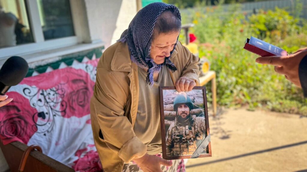 Військового з Черкащини, який загинув від артилерійського обстрілу, відзначили орденом (ФОТО)