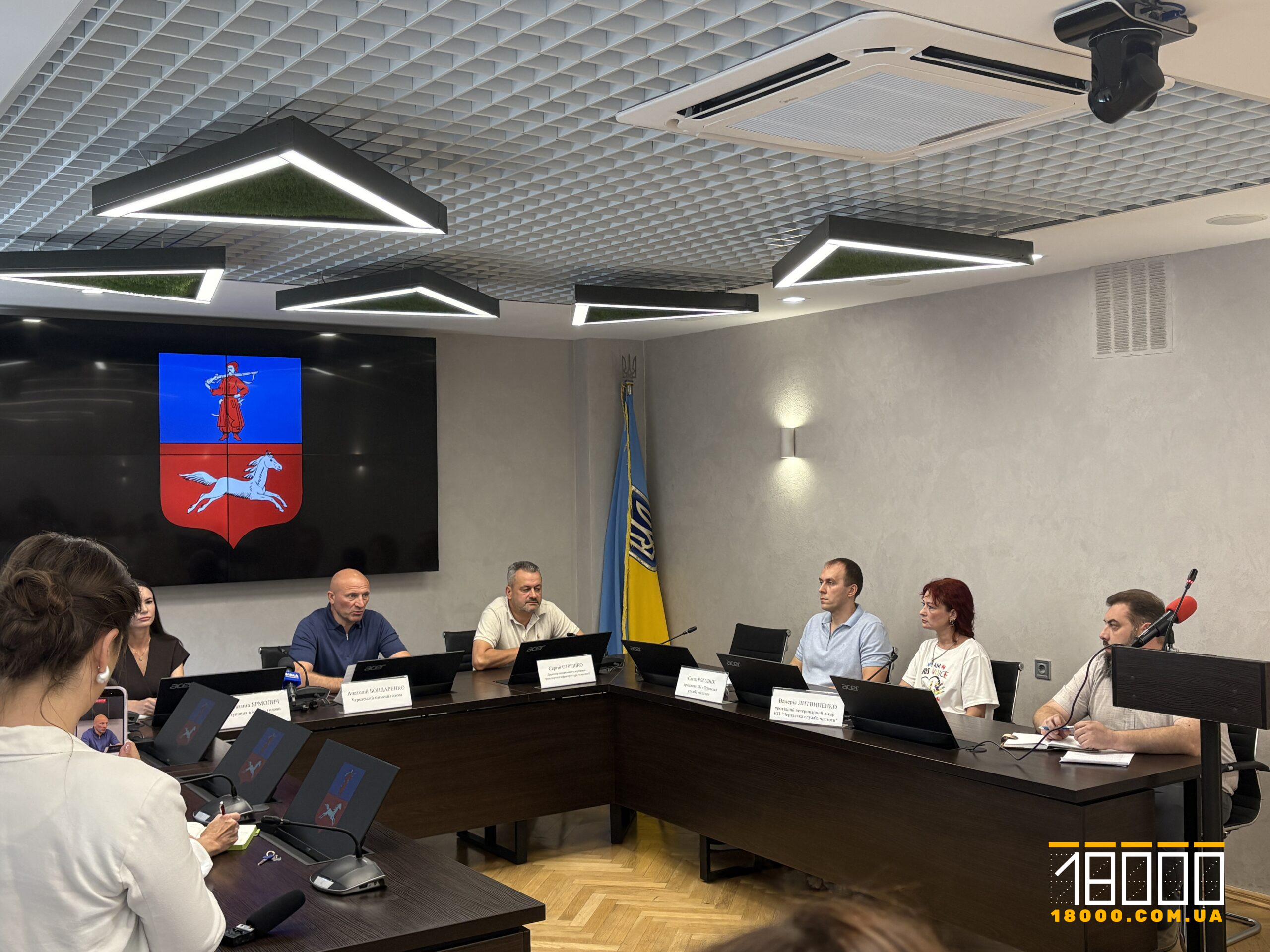 Зустріч у міській раді із зооволонтерами