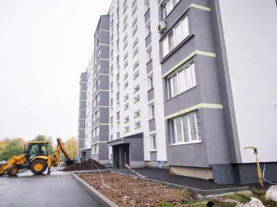 В Умані на понад 90 % відновили пошкоджену ракетним ударом багатоповерхівку (ФОТО)