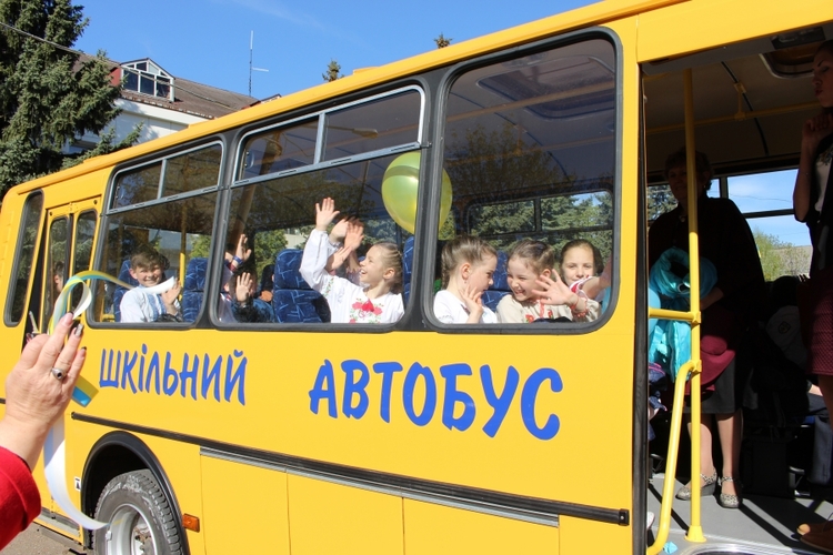 Шкільний автобус