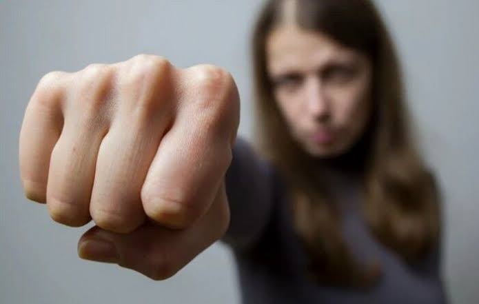 Пів тисячі за п’ять ударів: на Черкащині жінку покарали за побиття